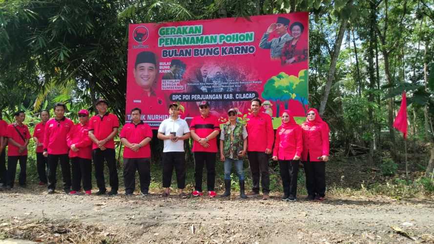 Dalam Rangka Bulan Bung Karno DPC PDI Perjuangan Kabupaten Cilacap Gelar Penanaman 500 Pohon Kakao