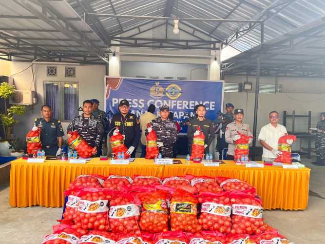TNI-AL Berhasil Menggagalkan Upaya Penyeludupan 11,1 Ton Bawang Bombay Ilegal di Dermaga Pelindo Sukabangun Ketapang
