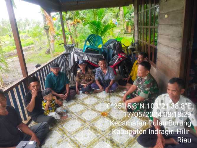 Babinsa Pulau Burung Sosialisasi Pidana Pembakaran Lahan