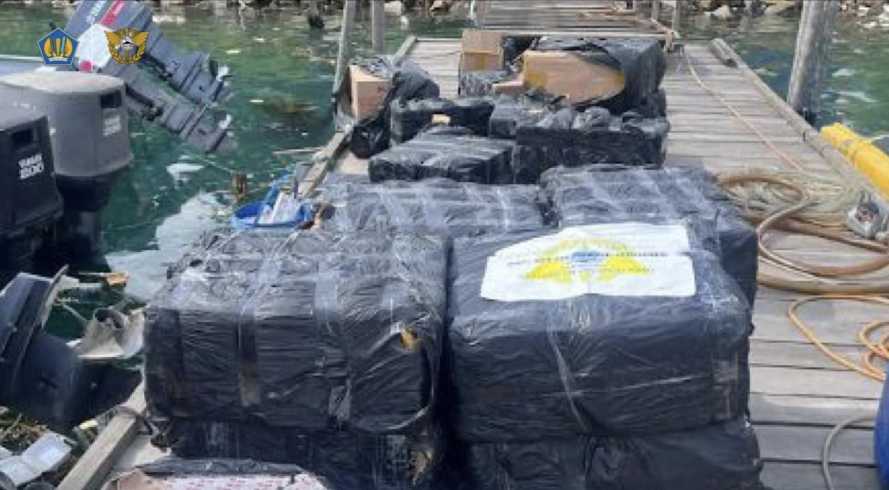 Kejar Kapal Cepat di Teluk Bintan, Bea Cukai Batam Gagalkan Penyelundupan Rokok Ilegal