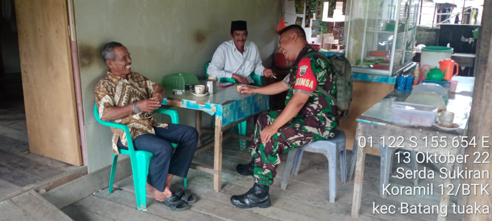 Serda Sukiran Babinsa Koramil 12/Batang Tuaka Berikan Kewaspadaan di Musim Pancaroba