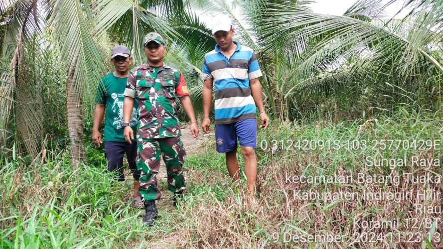 Babinsa Koramil 12/Batangtuaka Gelar Patroli dan Sosialisasi Karlahut di Desa Sungai Raya