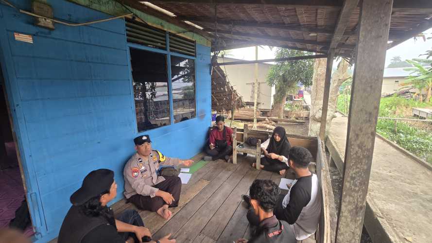 Bhabinkamtibmas Polsek Pelangiran Gelar Penguatan Harkamtibmas di Lingkungan Masyarakat