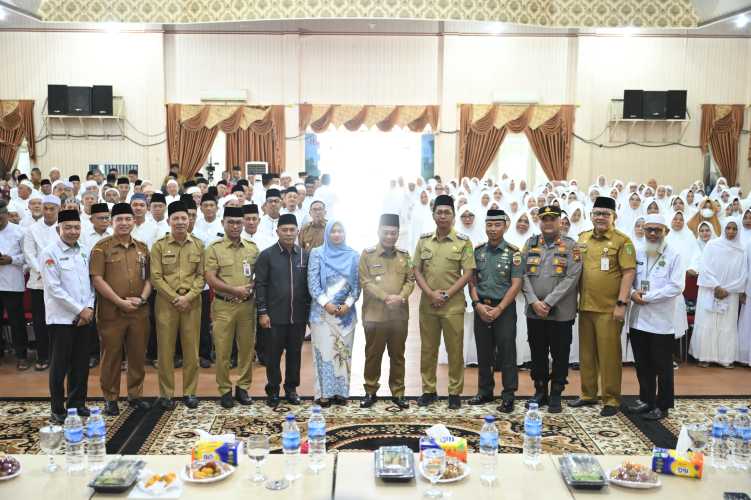 Bupati Rohil Buka Secara Resmi Kegiatan Bimbingan Manasik Haji Tingkat Kabupaten Tahun 2025