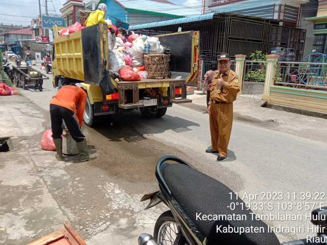 KUPTD Persampahan Kontrol Anggota Kebersihan yang Bekerja