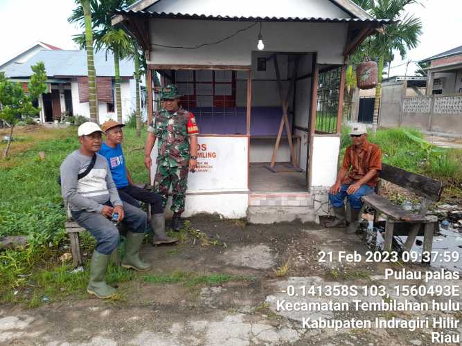 Dekat Dengan Warga,Sertu Suherman Ajarkan Nilai Yang Terkandung Dalam Butir Pancasila