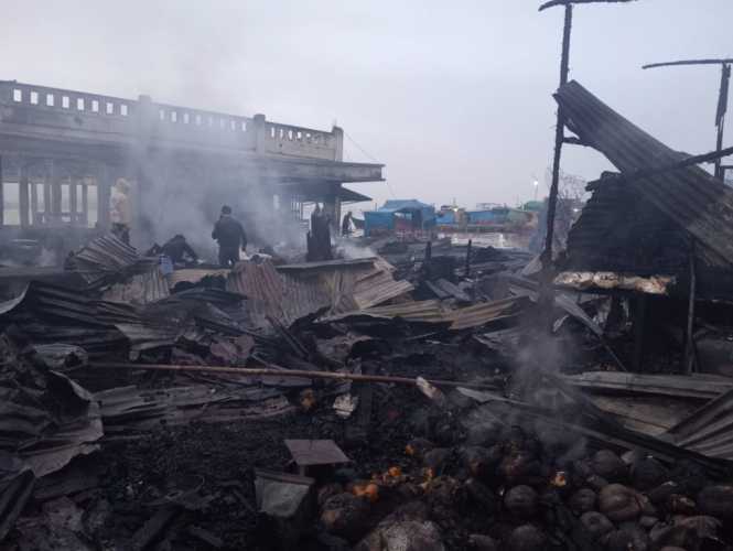 Pasar Induk Tembilahan Kembali Terbakar, 250 Kios Ludes  Kerugian Capai Miliaran Rupiah