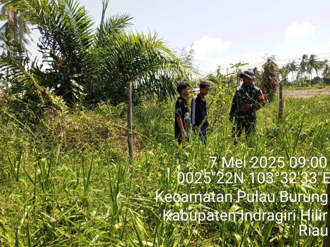 Babinsa Koramil 11/Pulau Burung Edukasi Generasi Muda Tanggap Waspada Karhutla