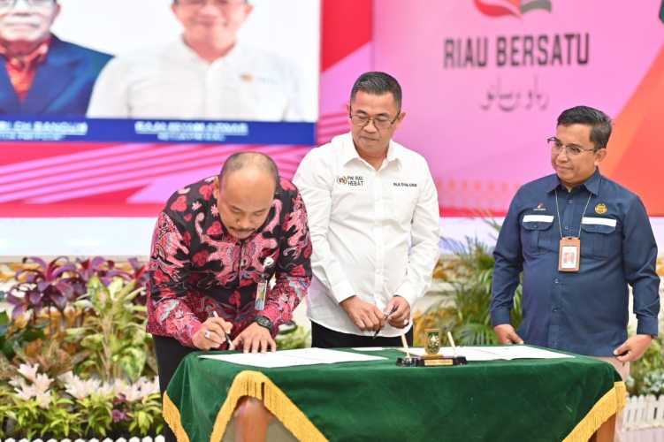 Penandatangan MoU BPJS Ketenagakerjaan bersama PWI Riau untuk Melindungi Para Wartawan