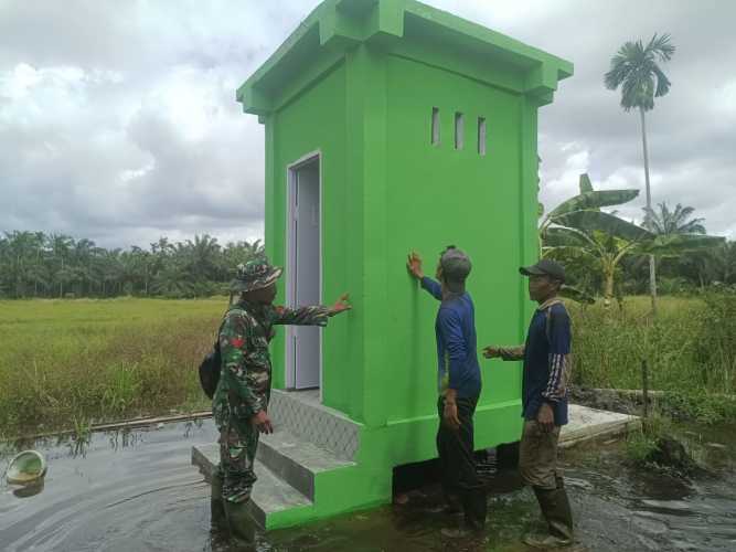 Jelang Penutupan TMMD ke-123, Pembangunan MCK di Desa Karya Tunas Jaya Hampir Rampung