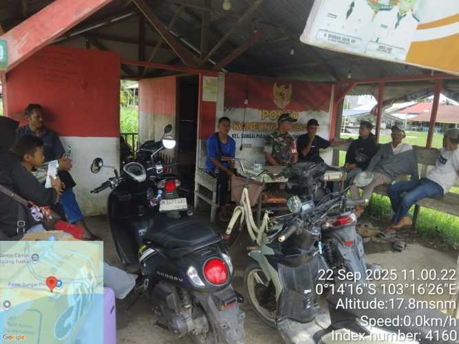 Babinsa Koramil 12/Btk Himbau Warga Sungai Piring Jauhi Judi Online dan Narkoba