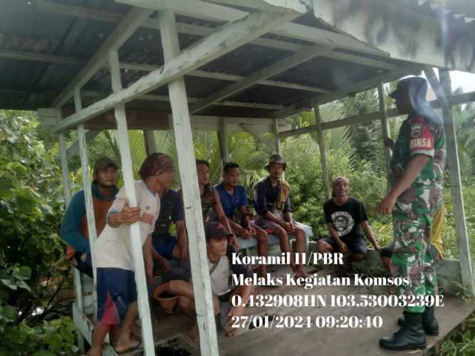 Pelda Rafli Tingkatkan Komsos dengan Para Buruh Harian