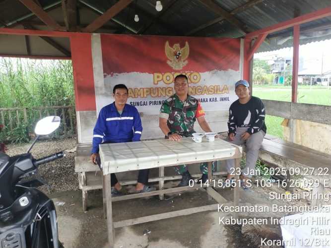 Babinsa Mengajak Masyarakat untuk Saling Tolong Menolong