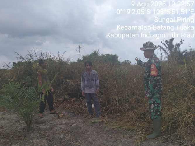 Babinsa Batang Tuaka Lakukan Patroli Karhutlah Suistanable