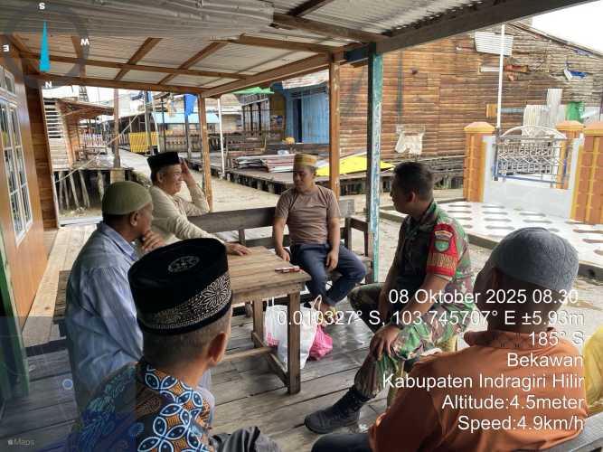 Babinsa Koramil 08/Mdh Aktif Jaga Komduk untuk Tangkal Hoax di Desa Bekawan