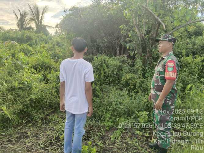 Babinsa Laksanakan Patroli Tapal Batas di Wilayah Desa Pulau Burung