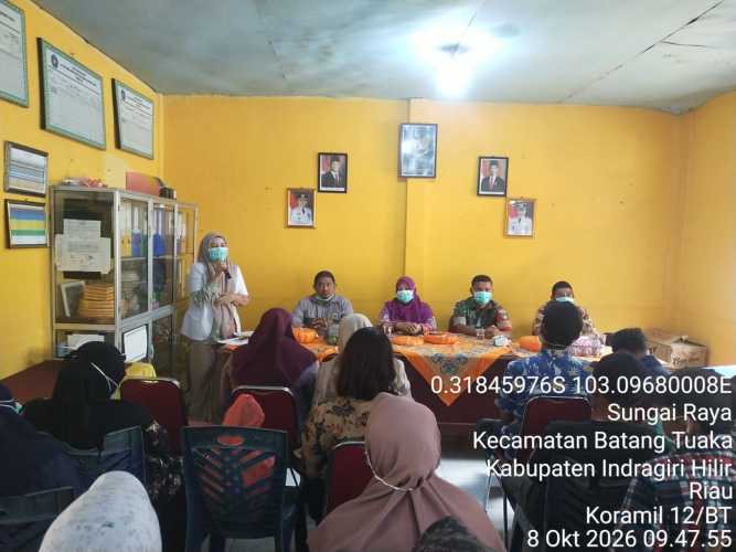 Babinsa Koramil 12/Batang Tuaka Dampingi Penyaluran Insentif Dana Desa di Desa Sungai Raya