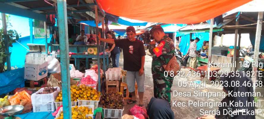 Babinsa Analisa  Daya Beli Masyarakat di Bulan Ramadhan