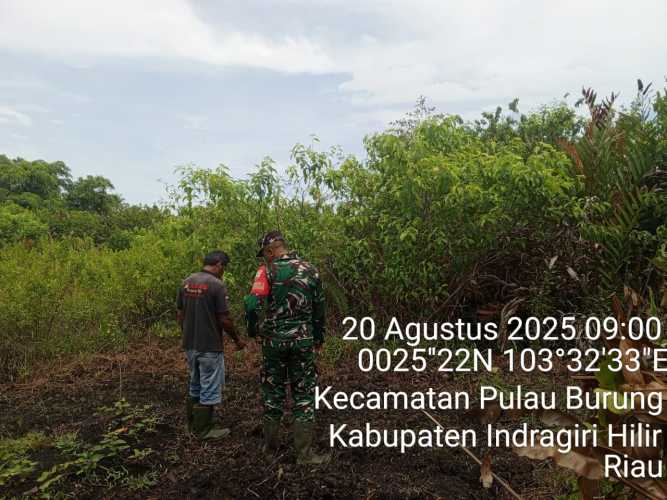 Dengan Patroli Karhutla Koramil 11/PBR,Babinsa Gencar Edukasi Warga Desa Manunggal Jaya