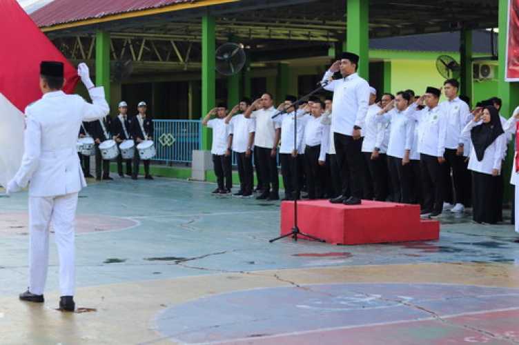 MAN 1 Pekanbaru Laksanakan Upacara Hari Lahir Pancasila, Pasus Jaya Tampil Sempurna