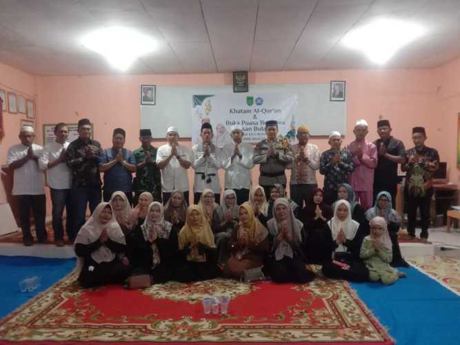 Mewakili Danramil 01/Tembilahan, Peltu Jaharzam Hadiri Khatam Al-Qur’an Ramadhan 1447 H di Kelurahan Tembilahan Hulu