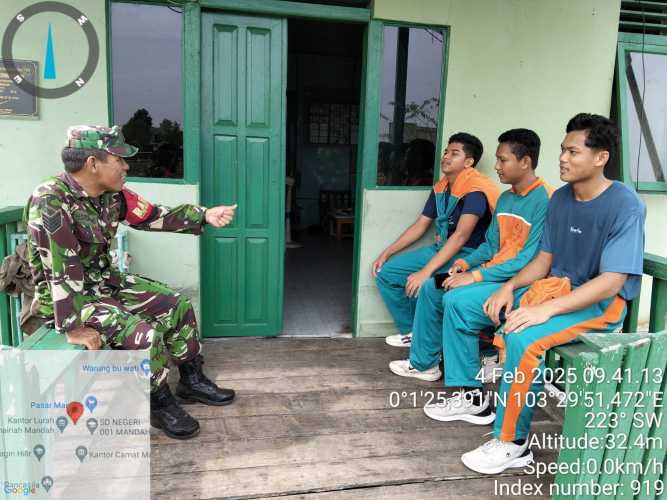 Babinsa Koramil 08/Mandah Ajak Pelajar Tingkatkan Disiplin dan Jauhi Pergaulan Bebas