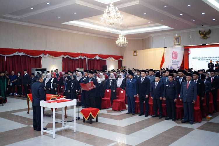 Benahi Birokrasi, Plt Gubri Rombak Struktural Dinas PUPR-PKPP Riau
