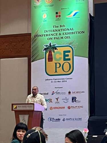 Dr. Mulono Apriyanto Ekspos Progress Challenge and Effort Toward Palm Oil Sustainablity Indonesia In Case Small holder.