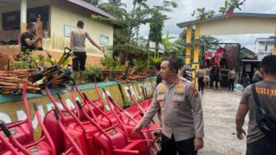 9 Jam Misi Kemanusiaan, Kombes Jeki Kawal Ribuan Alat Perang Melawan Lumpur Bencana Sumbar