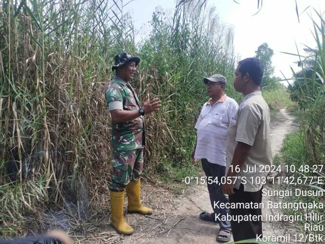 Babinsa Sungai Dusun Cegah Kenakalan Remaja Dengan Sosialisasi