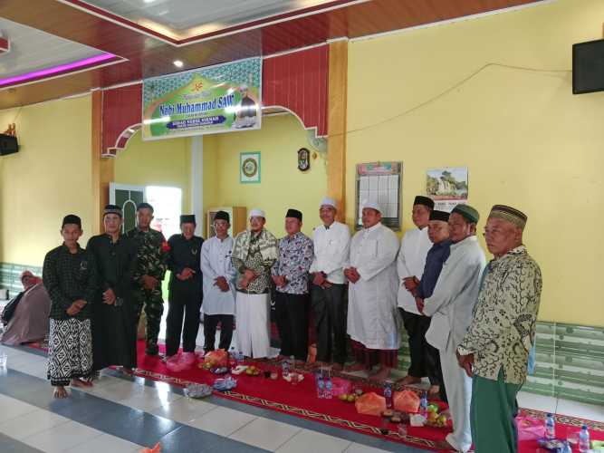 Mewakili Danramil, Babinsa Pulau Burung Mengikuti Maulid Nabi Muhammad Saw