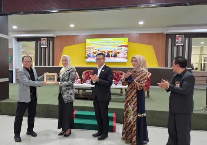 Dr. Karmila Sari Gandeng Kemdiktisaintek dan Unilak Cetak Generasi Siap Kerja