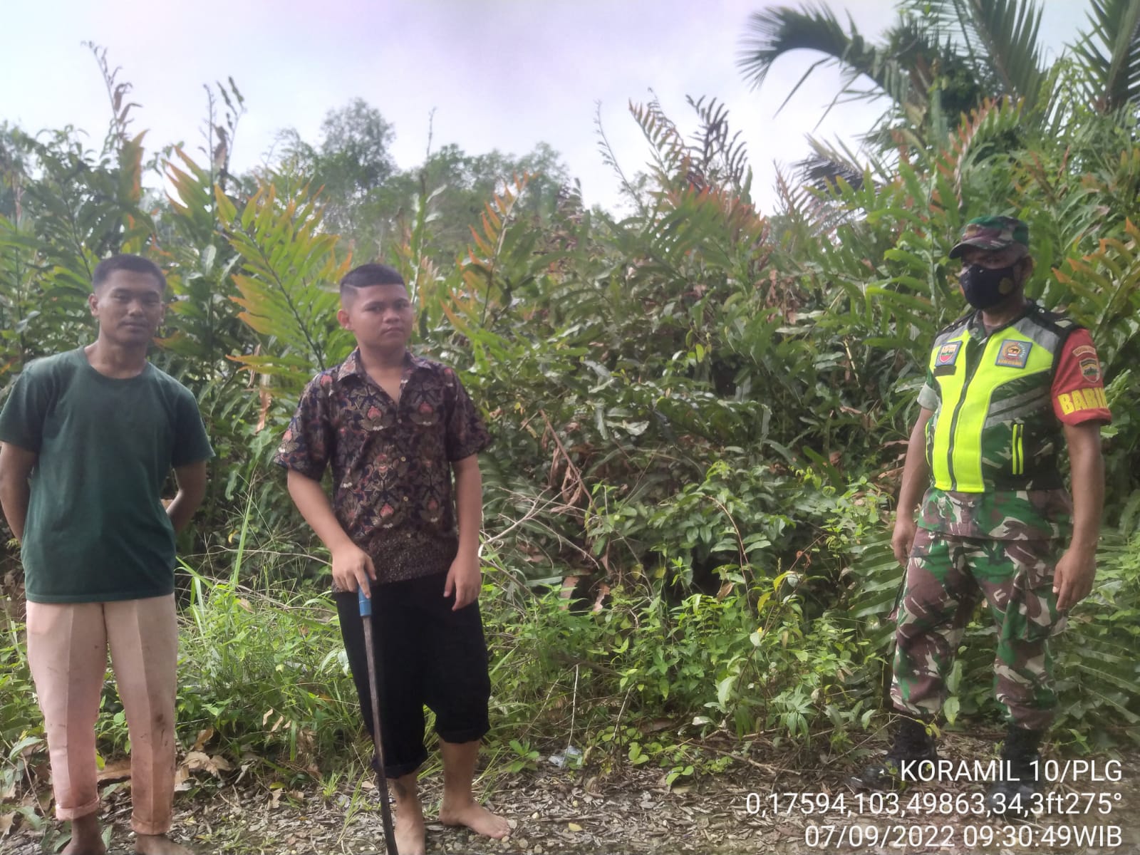 Serda Mulyadi Babinsa Koramil 10/Pelangiran Sosialiasi Cegah Titik Api dan Asap