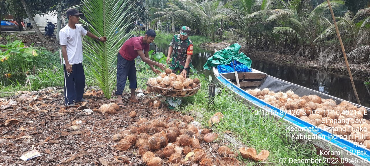 Babinsa Koramil  Simpang Jaya Himbau Keselamatan Kerja