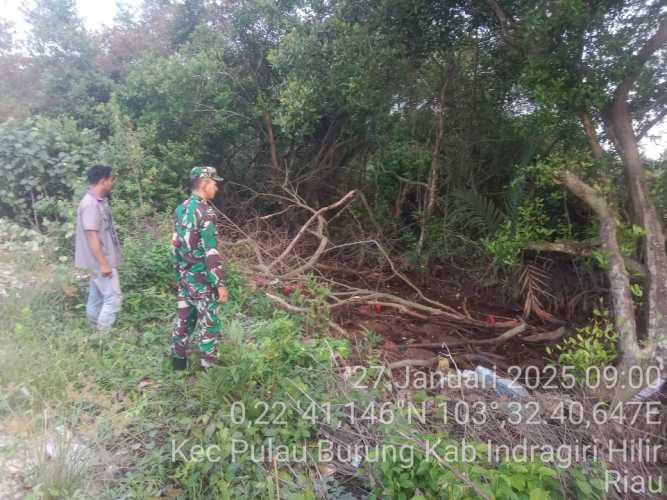 Babinsa KORAMIL 11/PBR Lakukan Patroli Penanganan Karhutla