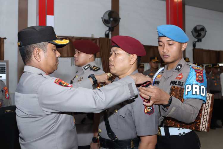 Upacara Serah Terima Jabatan Kasatresnarkoba Polres Indragiri Hilir Berlangsung Khidmat
