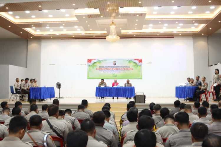Personel Polres Inhil Dilatih Public Speaking