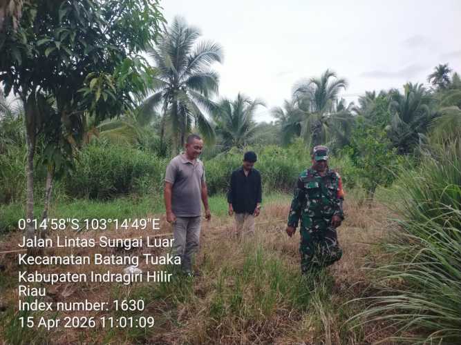 Babinsa Serka Syamsir Gencar Patroli dan Bina Jaring Karhutla di Wilayah Terpencil