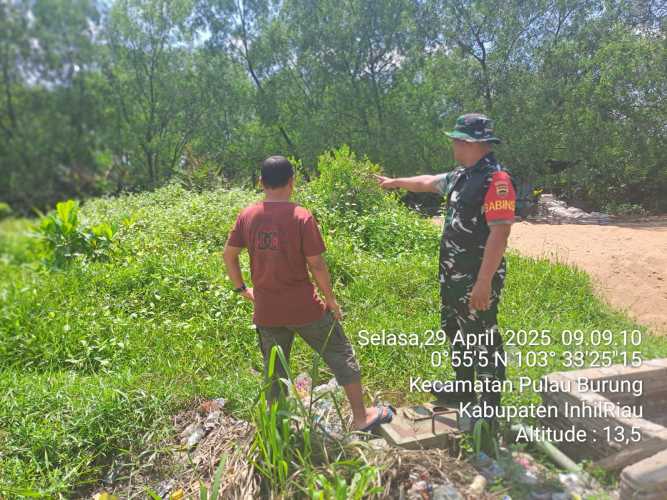 Patroli Karhutla Babinsa Pulau Burung  Dilakukan untuk Selamatkan Ekosistem Hutan Sekitar