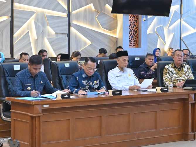 Bupati Rohil Hadiri Rakor Bersama Wamendagri Bima Arya, Bahas Serapan APBD dan Pengendalian Inflasi