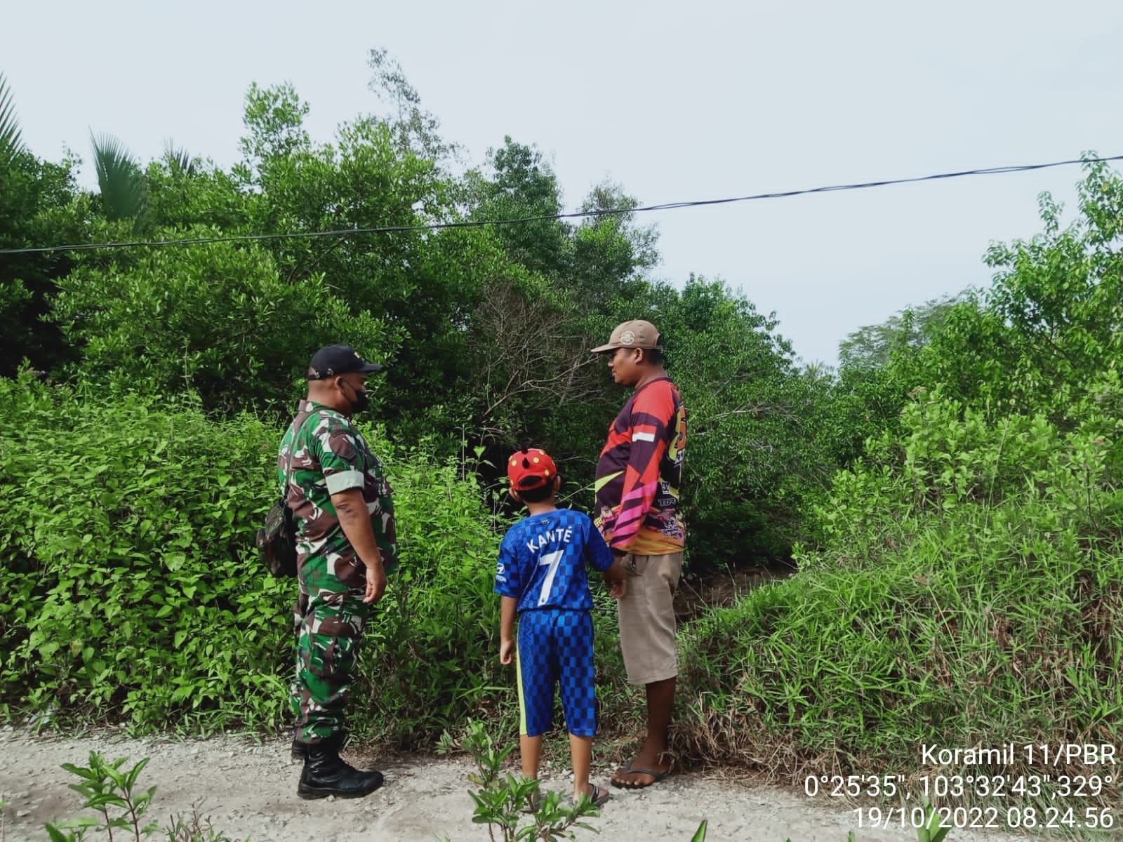 Serda Yulihendra Babinsa Koramil 11/Pulau Burung Membuat Mapping Karhutlah