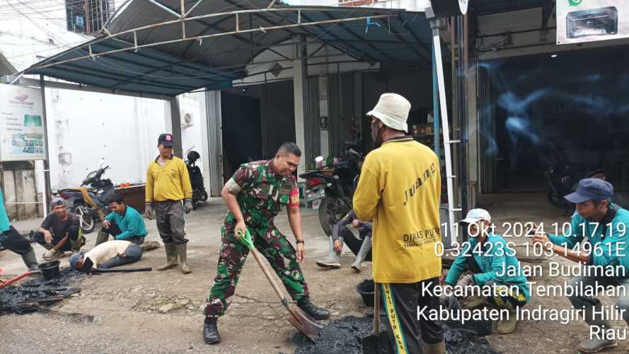 Serda Miskal Fungsikan Kembali Drainase Warga Yang Sumbat