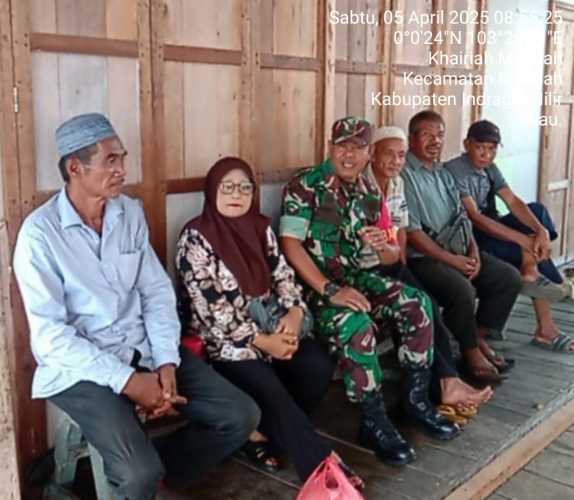 Babinsa Sertu Mistar Tingkatkan Silaturahmi dan Keamanan di Hari Raya Idul Fitri 1446 H