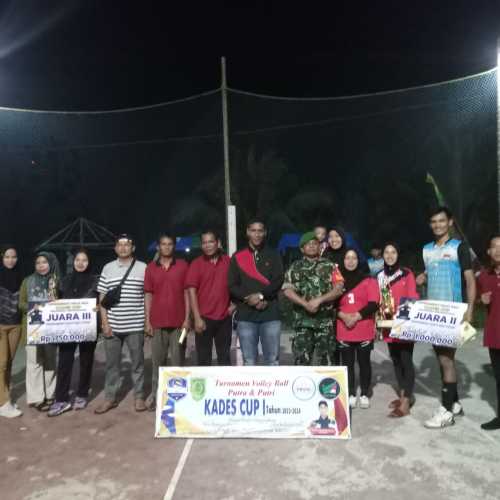 Babinsa Mandah  Hadiri Penutupan Turnamen Volley Ball Kades Cup 2023 - 2024