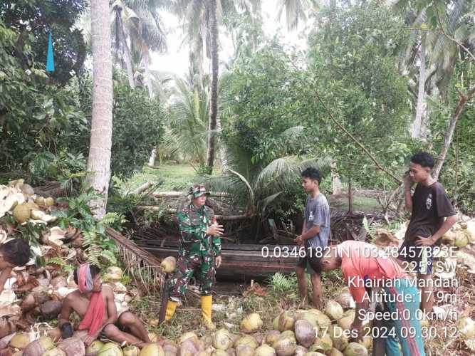 Babinsa Desa Bente Gelar Komsos, Tingkatkan Kesadaran Masyarakat Lindungi Hutan
