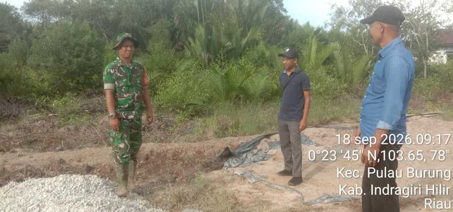 Babinsa Pulau Burung Melaksanakan Patroli Gabungan Tapal Batas Wilayah