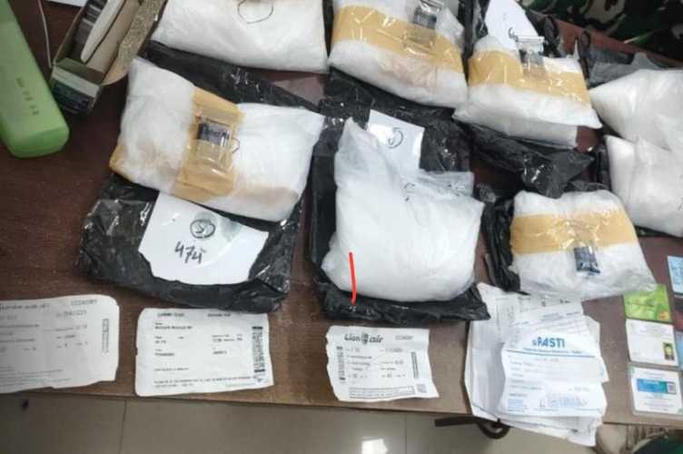 Petugas Bandara Pekanbaru Gagalkan Penyelundupan Sabu  4,1 Kg ke Palu