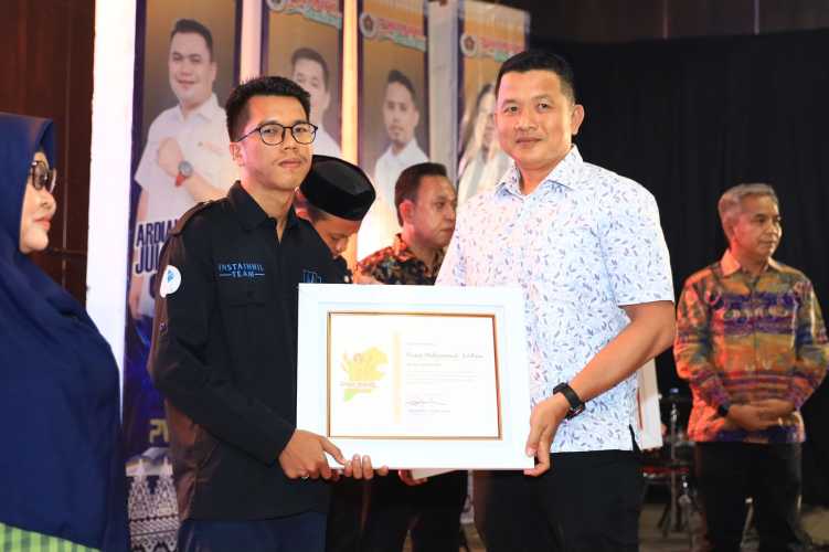 Peduli UMKM, Insta Inhil Terima PWI Inhil Award 2024