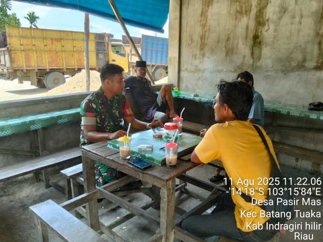 Babinsa Koramil 12/Btk Gencar Sosialisasi Anti-Judol dan Narkoba di Desa Pasir Mas