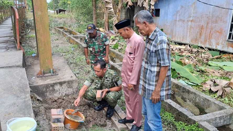 Dandim 0314/Inhil Laksanakan Peletakan Batu Pertama Pembangunan Jembatan Garuda di Reteh